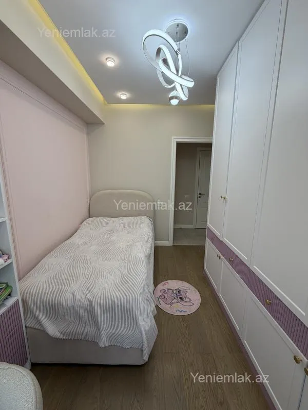 Satılır 3 otaqlı yeni tikili 86 m²