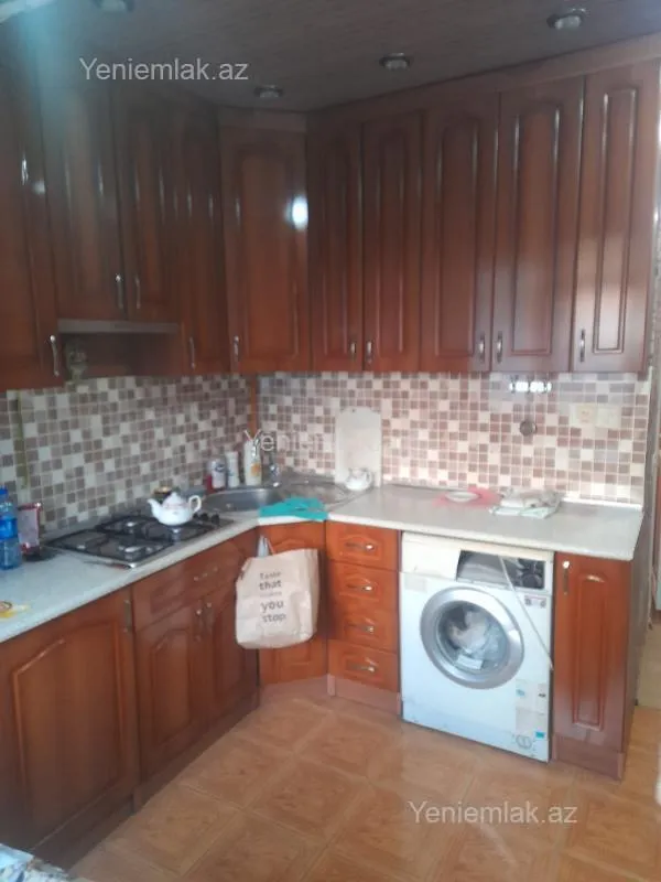 Satılır 3 otaqlı köhnə tikili 80 m²
