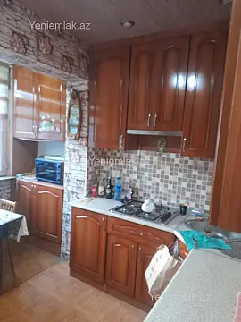 Satılır 3 otaqlı köhnə tikili 80 m²