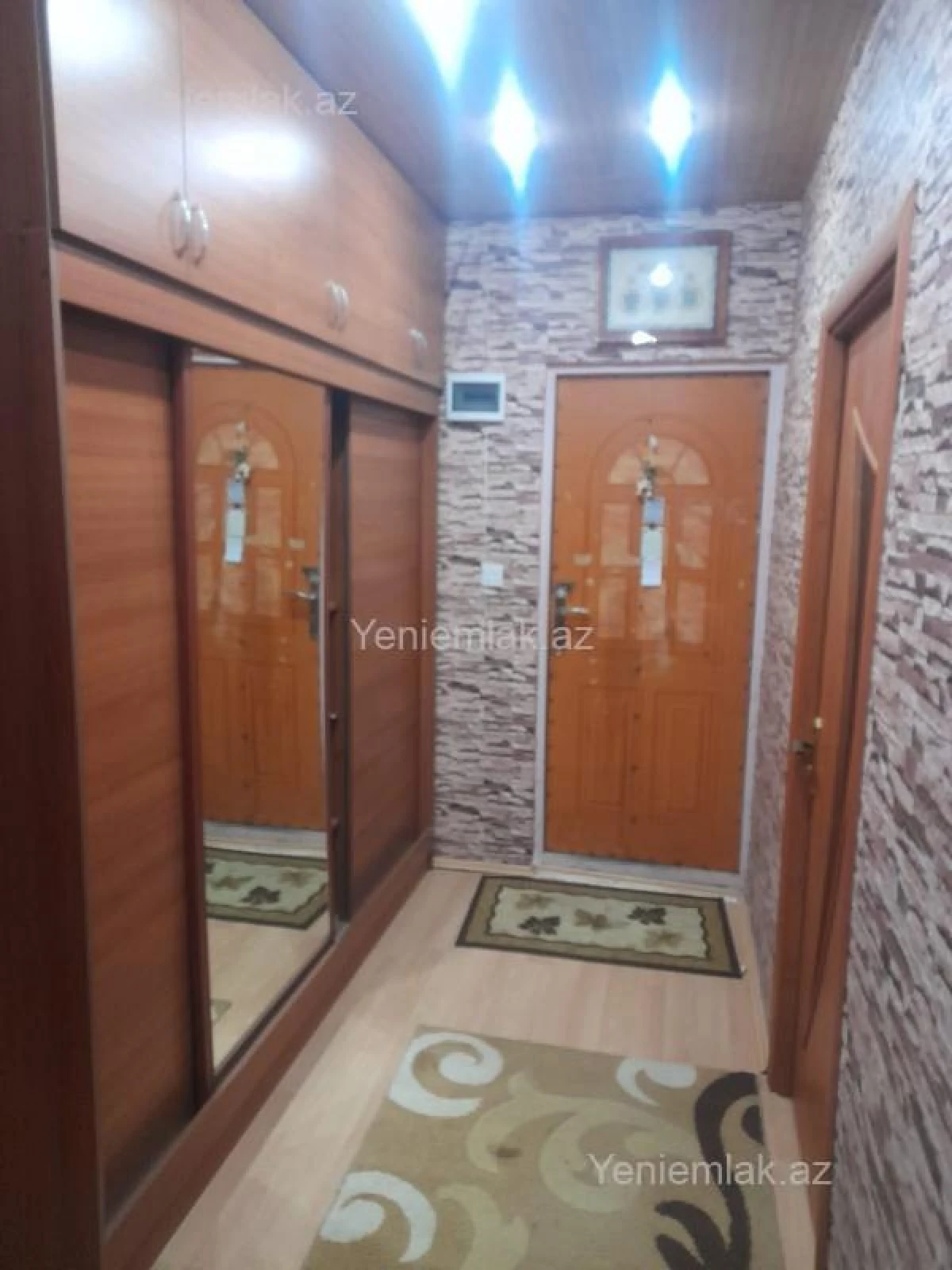 Satılır 3 otaqlı köhnə tikili 80 m²
