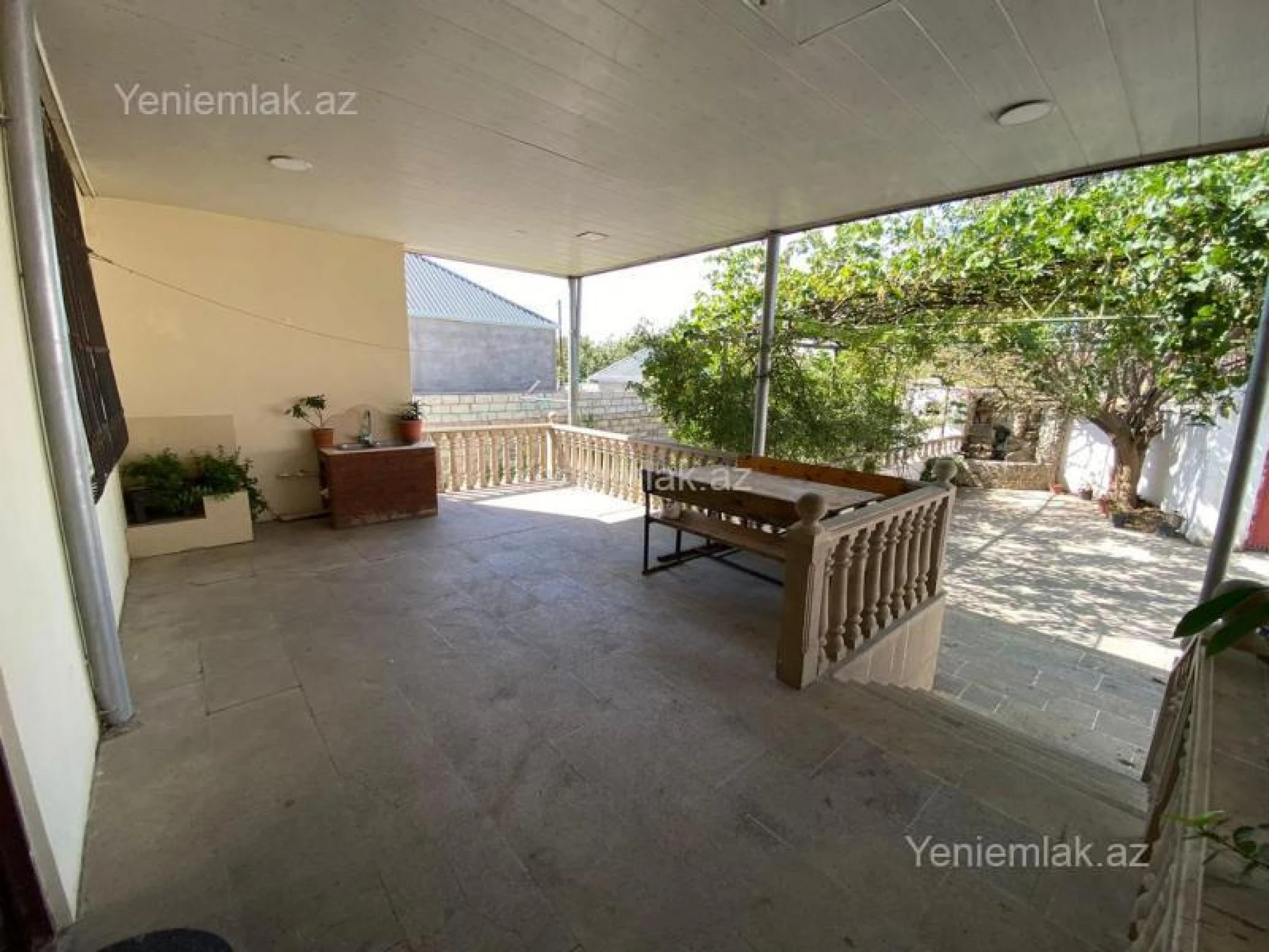 Satılır 5 otaqlı həyət evi 100 m²