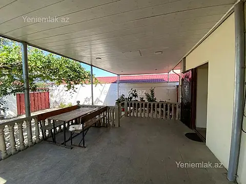 Satılır 5 otaqlı həyət evi 100 m²
