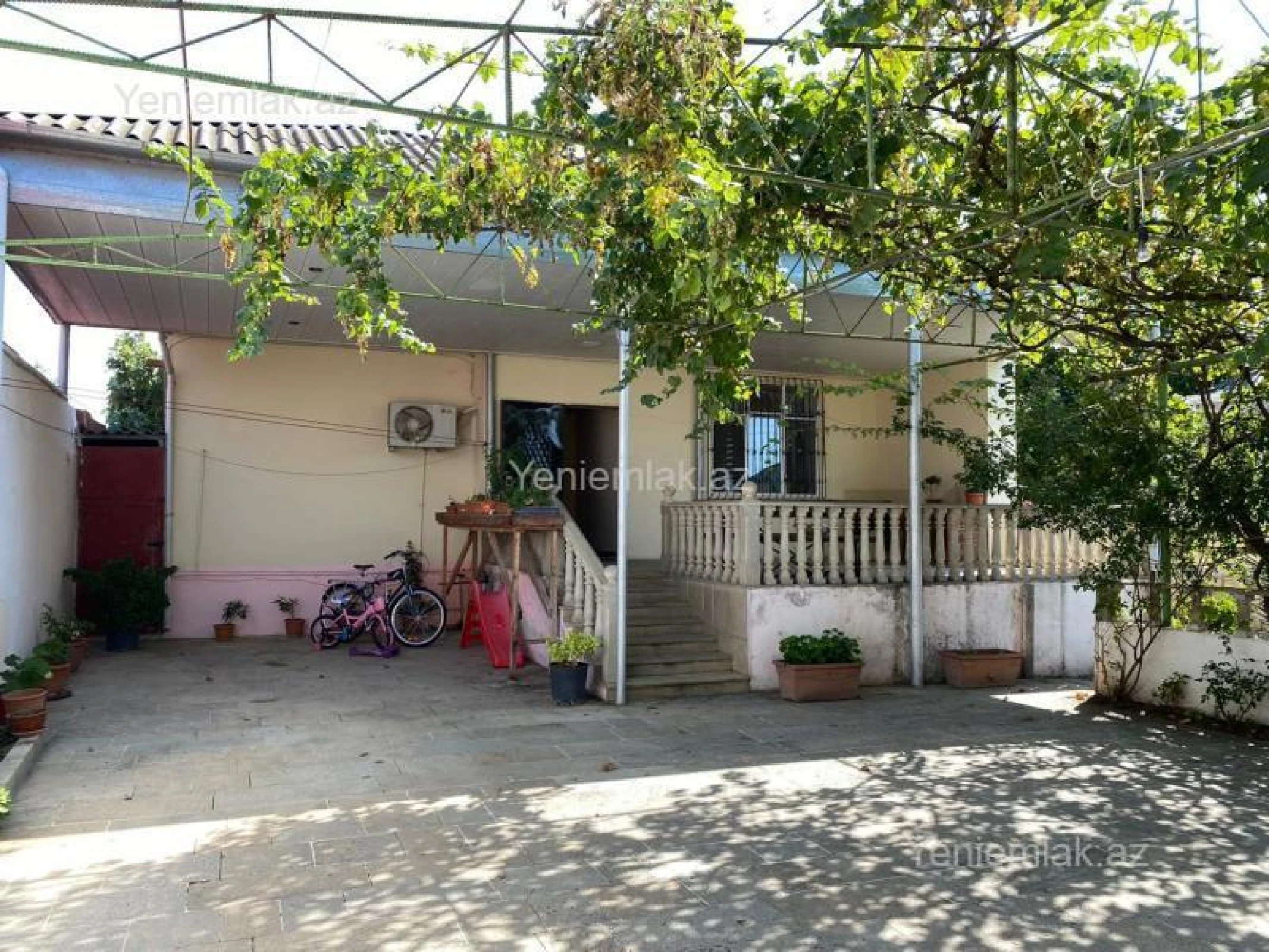 Satılır 5 otaqlı həyət evi 100 m²