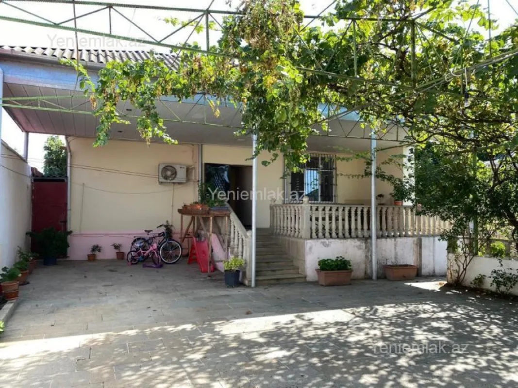 Satılır 5 otaqlı həyət evi 100 m²