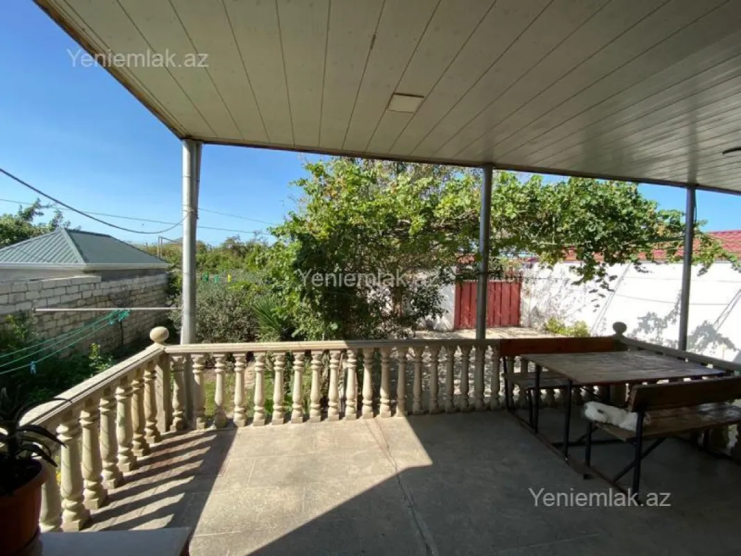 Satılır 5 otaqlı həyət evi 100 m²