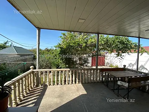 Satılır 5 otaqlı həyət evi 100 m²