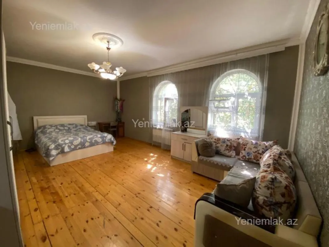 Satılır 5 otaqlı həyət evi 100 m²