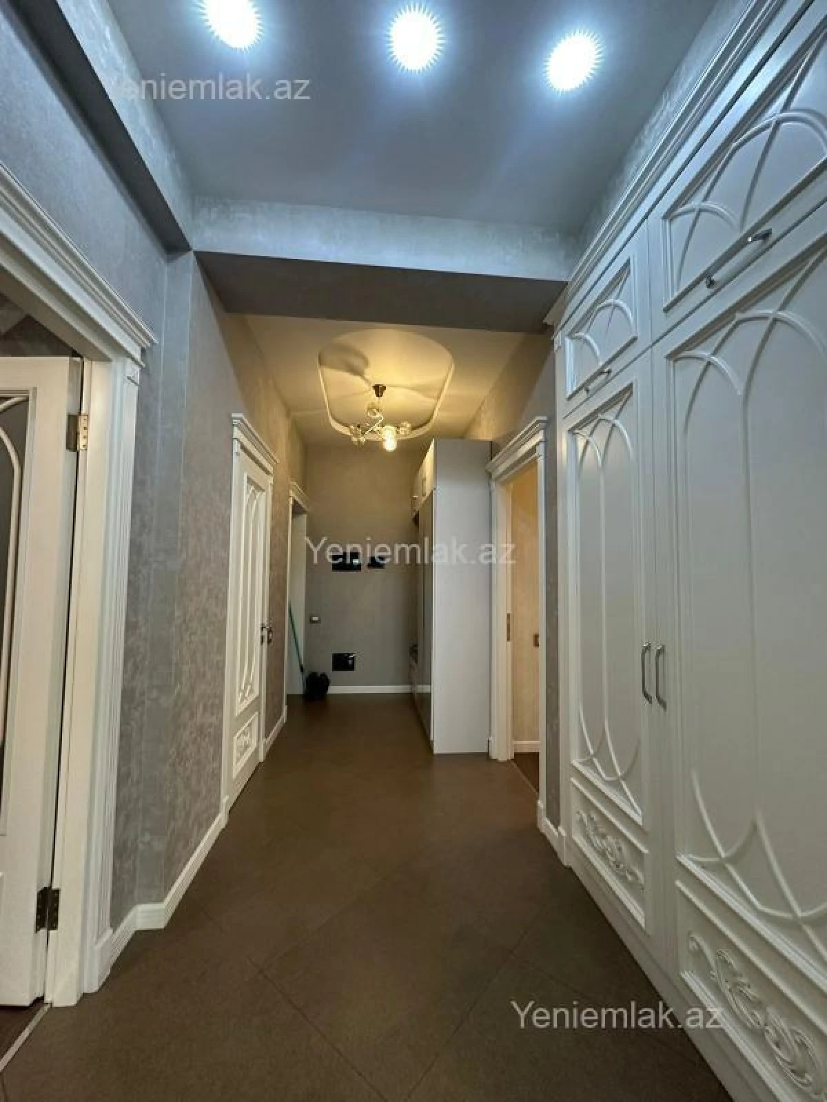 Satılır 3 otaqlı yeni tikili 105 m²