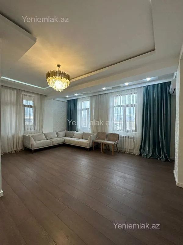 Satılır 3 otaqlı yeni tikili 105 m²