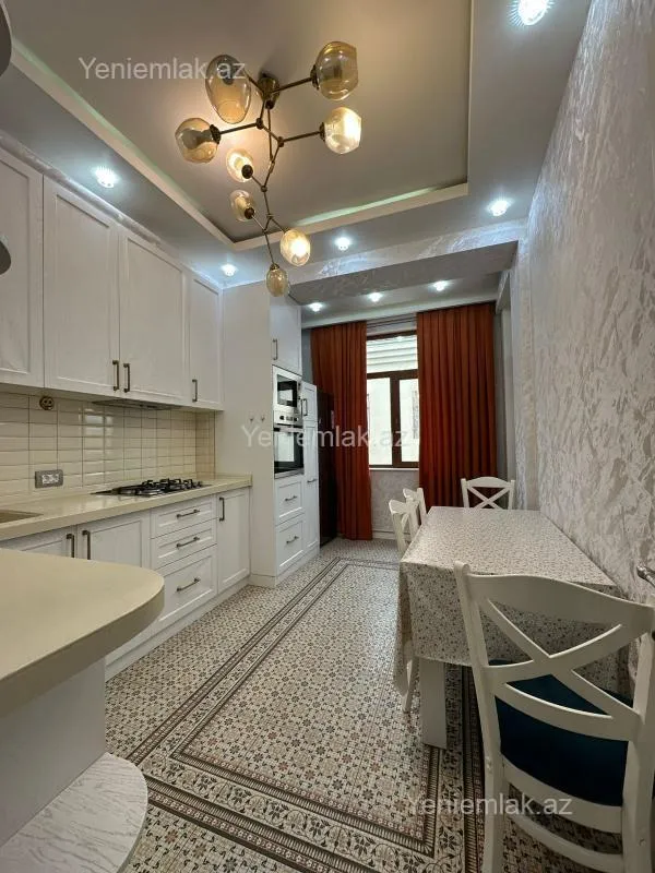 Satılır 3 otaqlı yeni tikili 105 m²