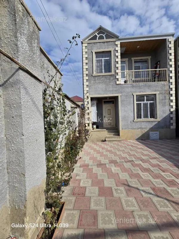 Satılır 4 otaqlı həyət evi 150 m²