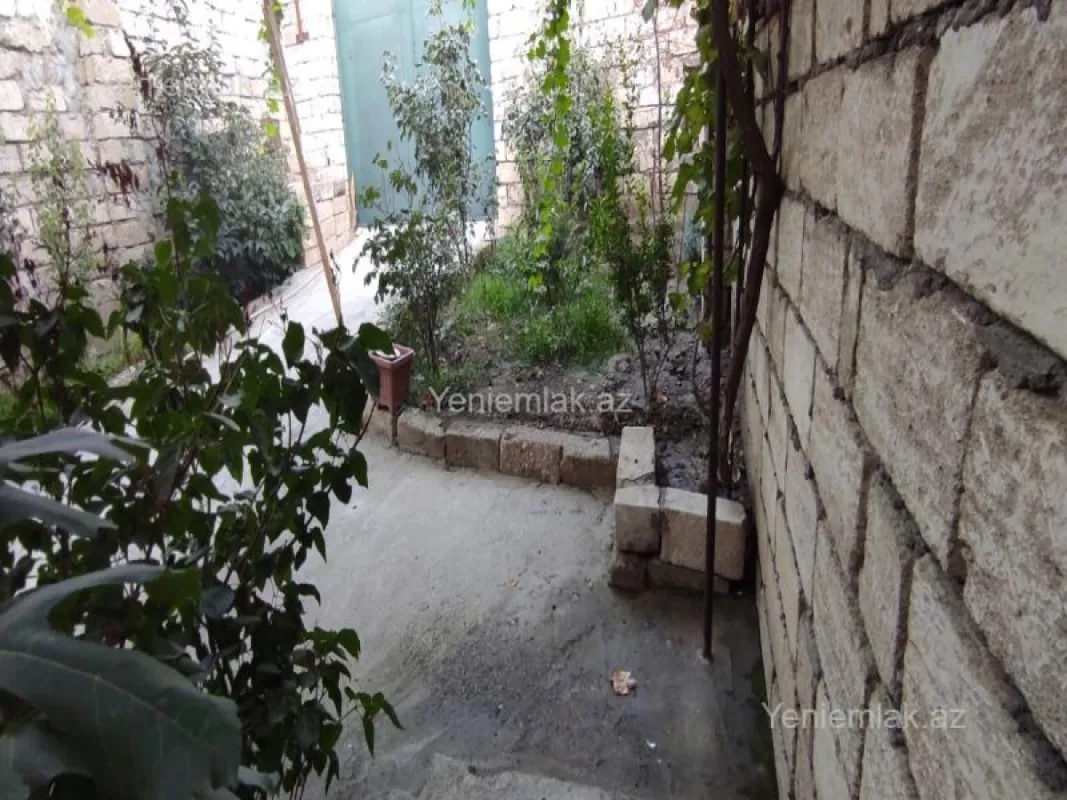 Satılır 6 otaqlı həyət evi 200 m²