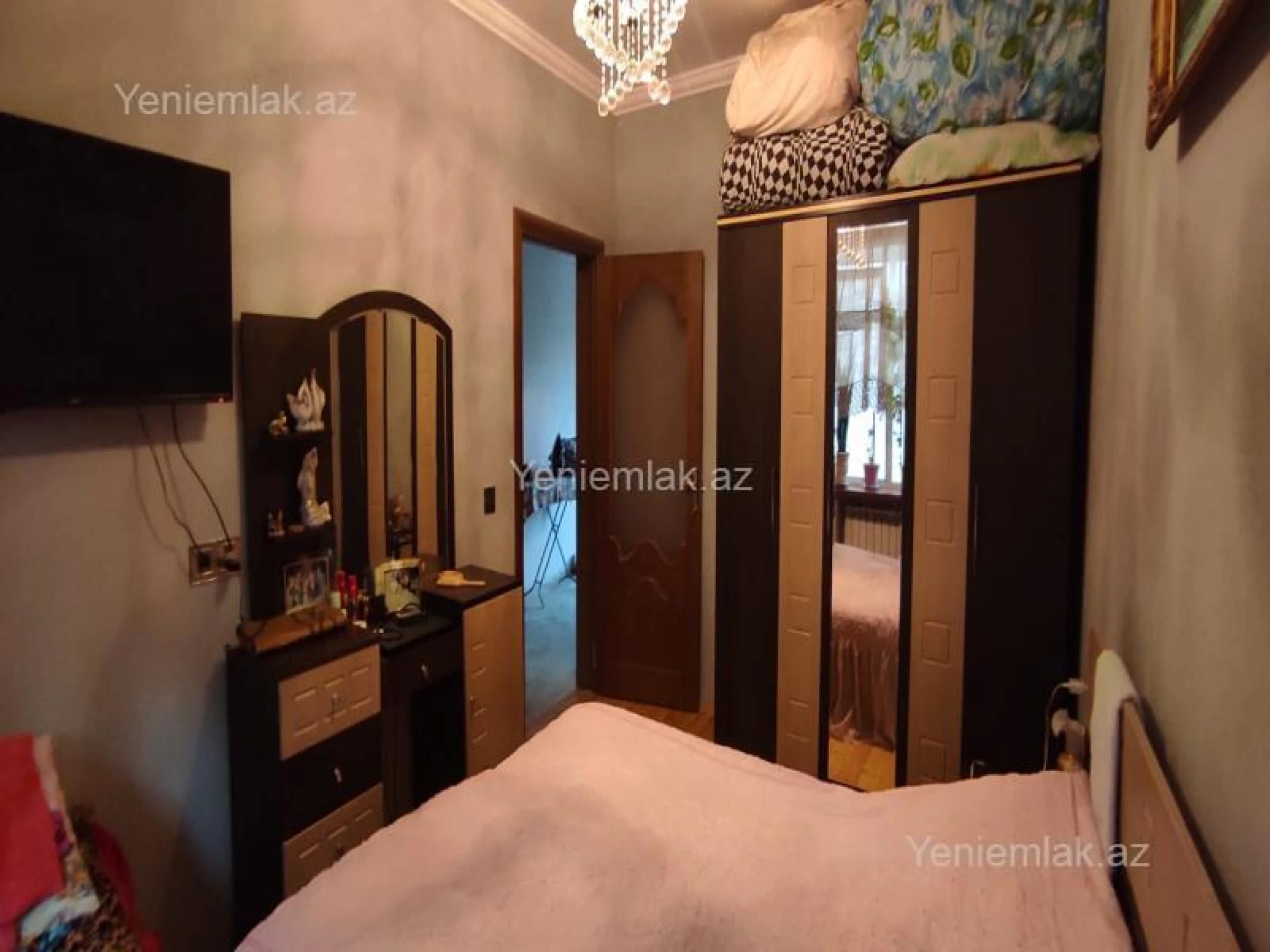 Satılır 6 otaqlı həyət evi 200 m²