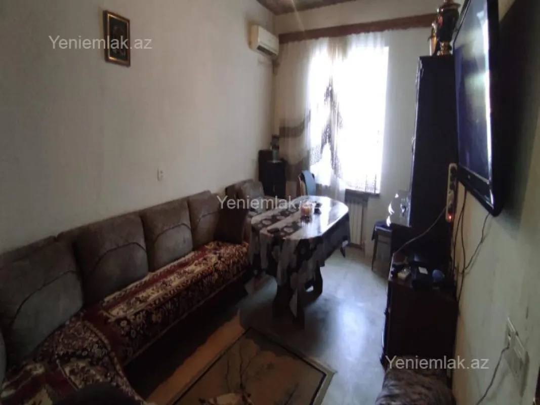 Satılır 6 otaqlı həyət evi 200 m²