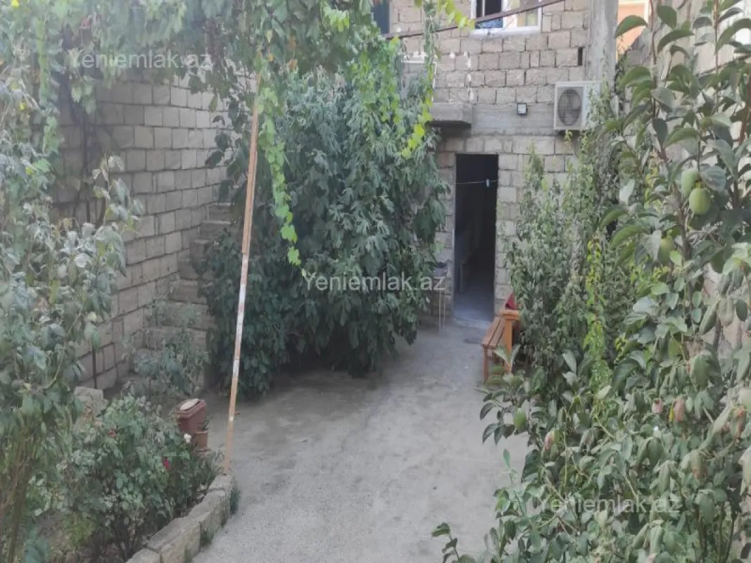 Satılır 6 otaqlı həyət evi 200 m²