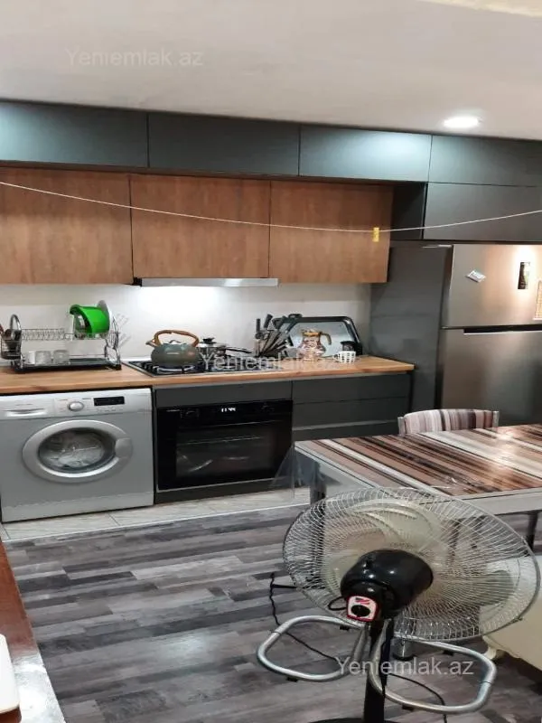 Satılır 6 otaqlı həyət evi 200 m²