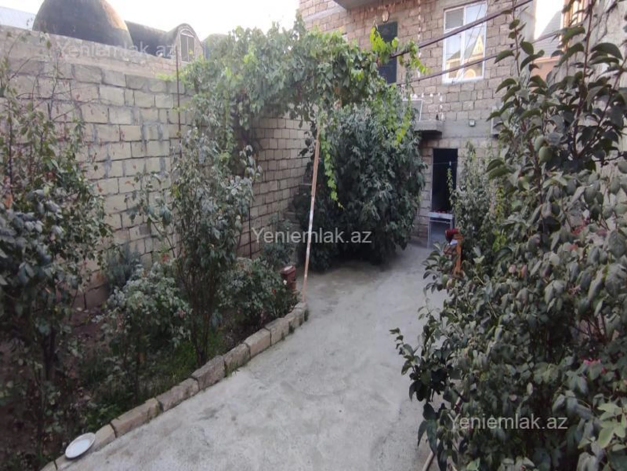 Satılır 6 otaqlı həyət evi 200 m²