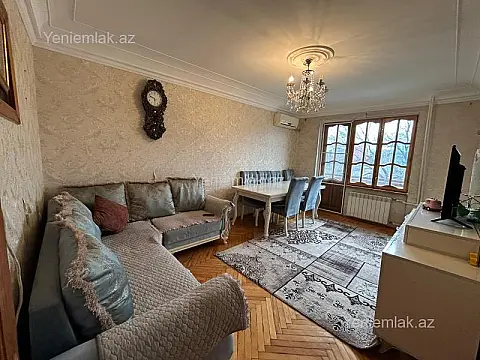 Satılır 3 otaqlı köhnə tikili 75 m² — Sumqayıt, 5-ci mikrorayon 3 otaq 75.00 m²