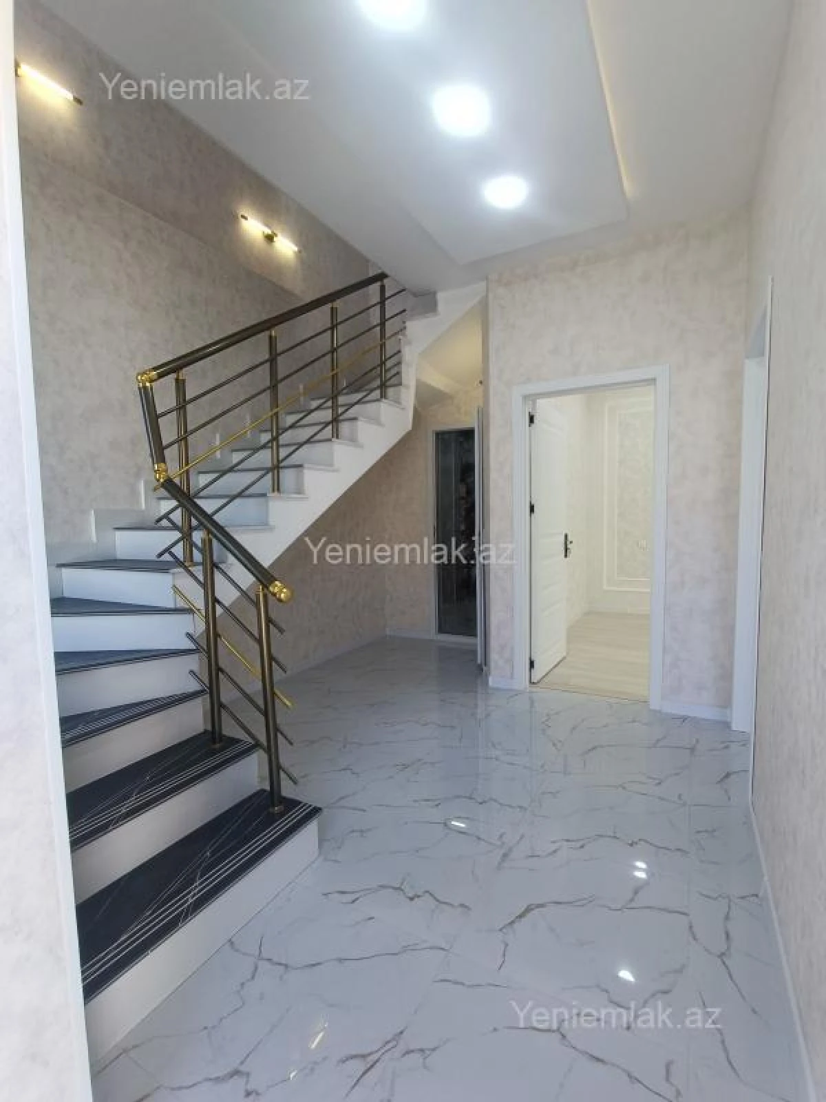 Satılır 4 otaqlı həyət evi 115 m²