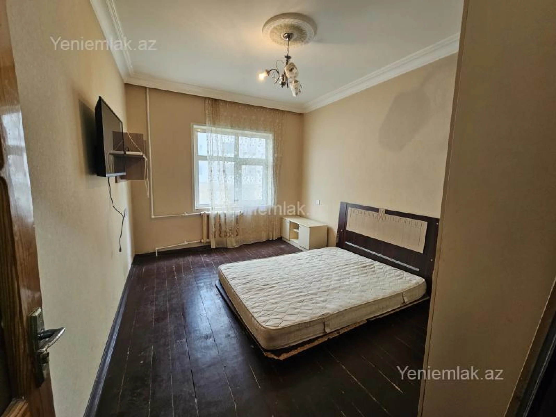 Satılır 3 otaqlı köhnə tikili 75 m²