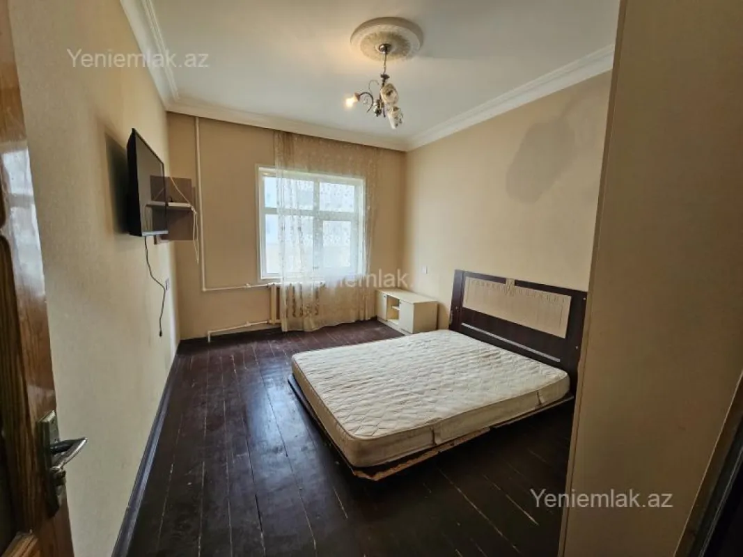 Satılır 3 otaqlı köhnə tikili 75 m²