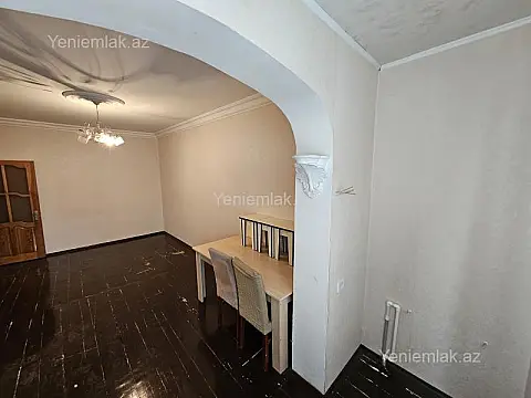 Satılır 3 otaqlı köhnə tikili 75 m²