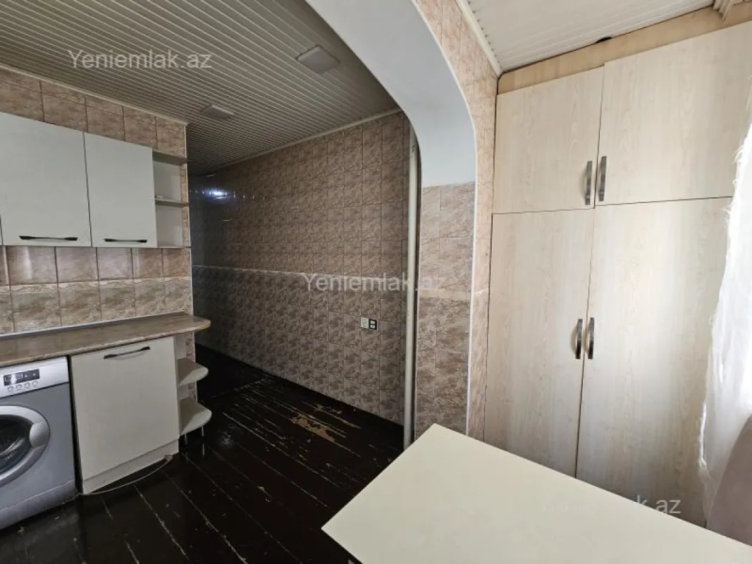 Satılır 3 otaqlı köhnə tikili 75 m²