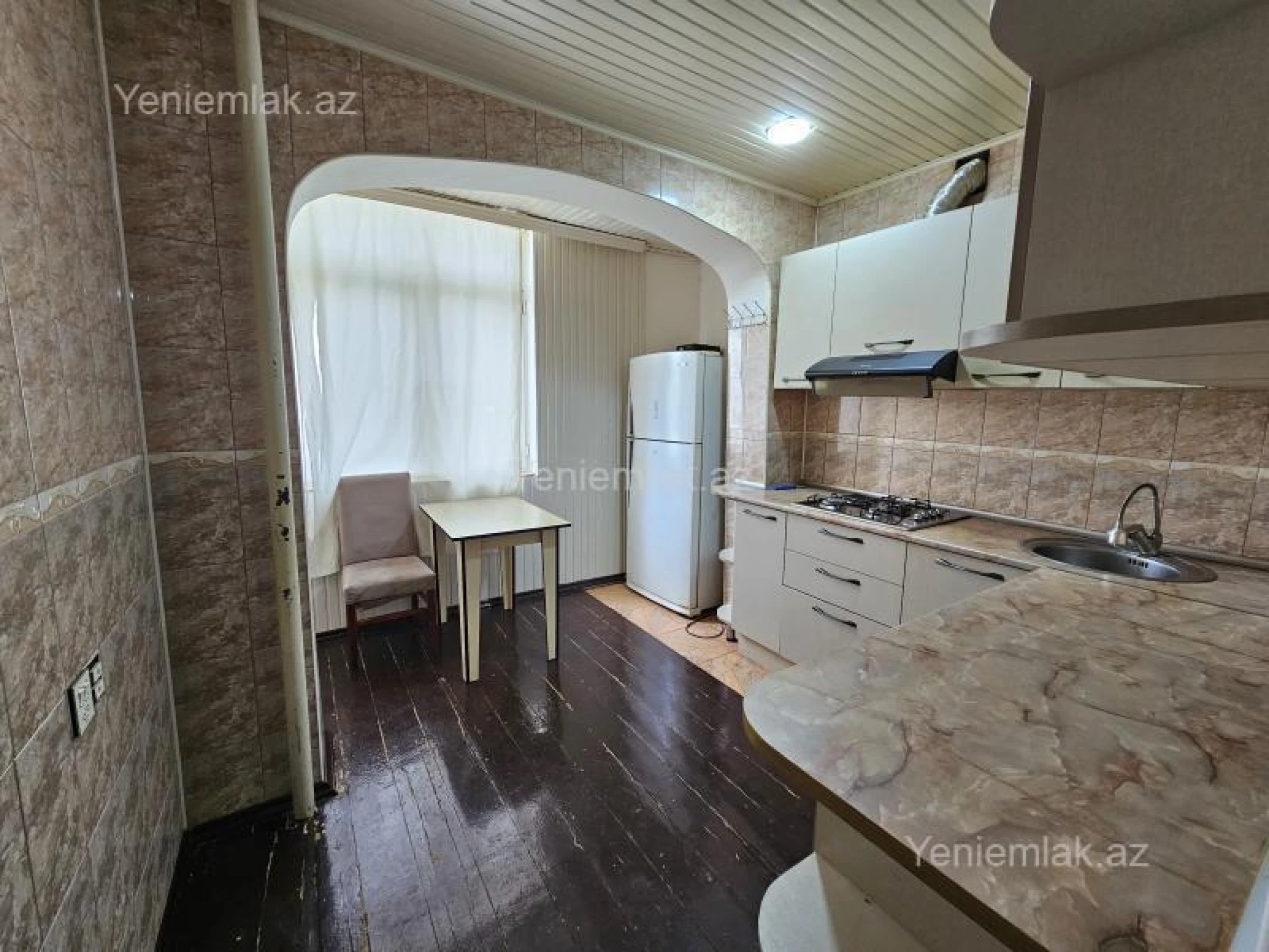 Satılır 3 otaqlı köhnə tikili 75 m²
