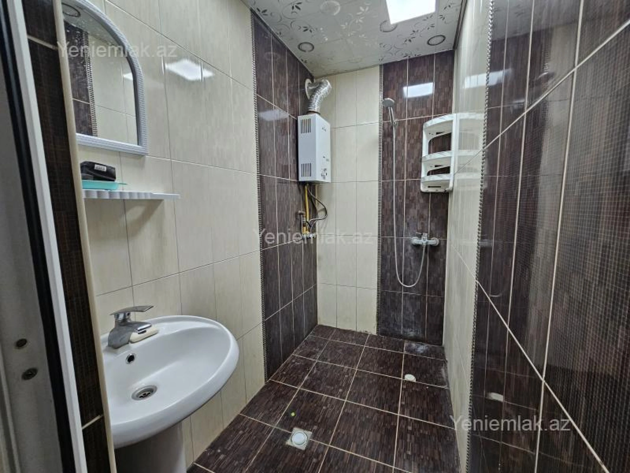 Satılır 3 otaqlı köhnə tikili 75 m²