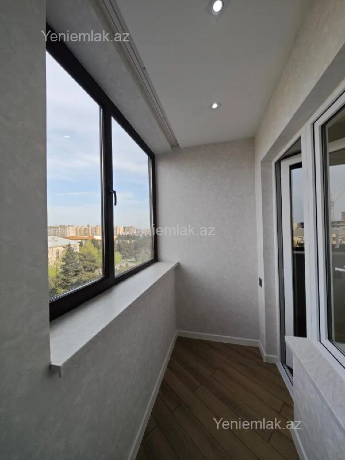 Satılır 4 otaqlı köhnə tikili 100 m²