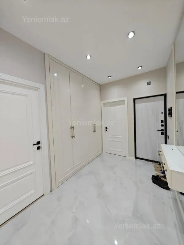 Satılır 4 otaqlı köhnə tikili 100 m²