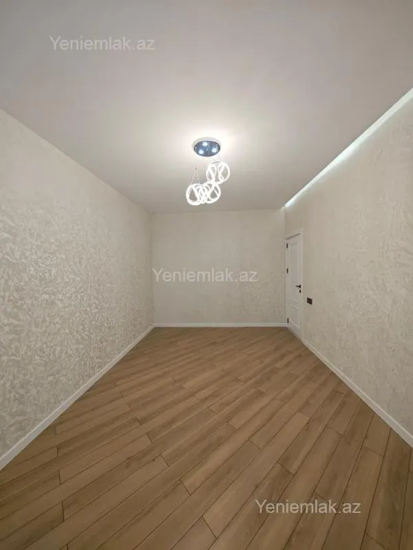 Satılır 4 otaqlı köhnə tikili 100 m²