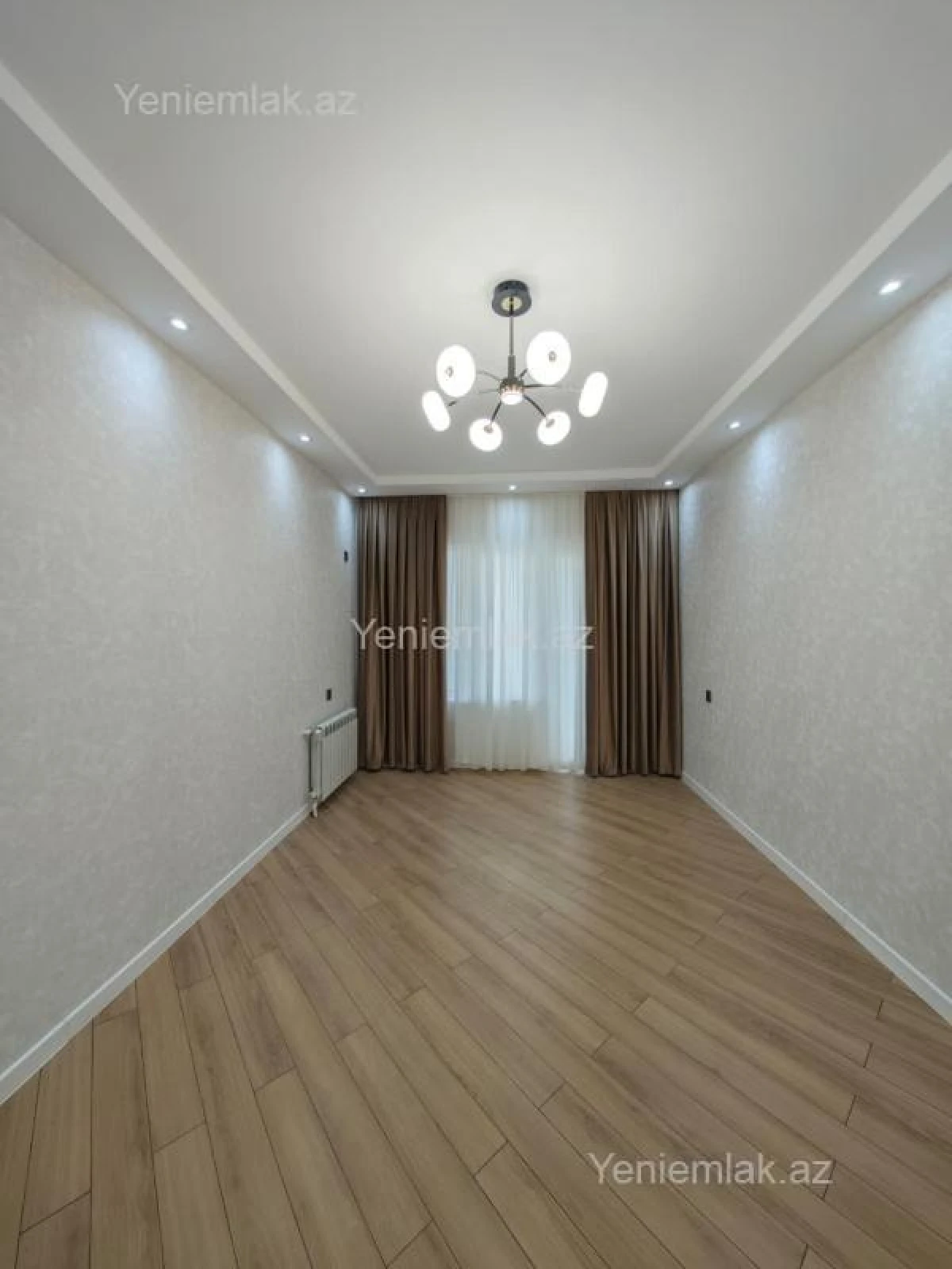 Satılır 4 otaqlı köhnə tikili 100 m²