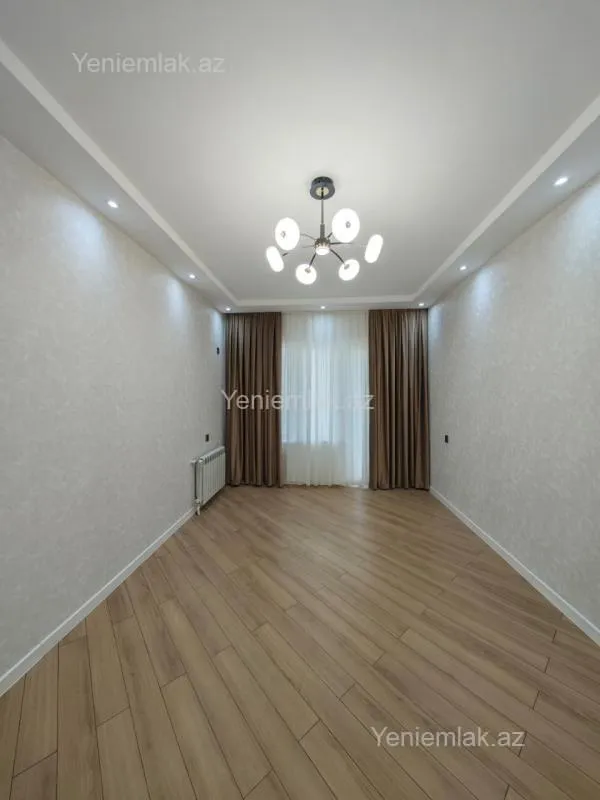 Satılır 4 otaqlı köhnə tikili 100 m²