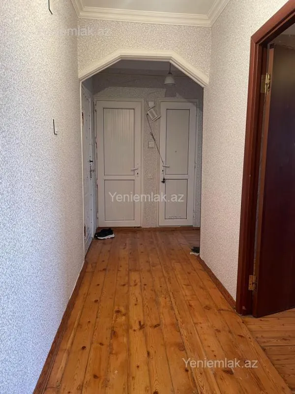 Satılır 2 otaqlı köhnə tikili 55 m²