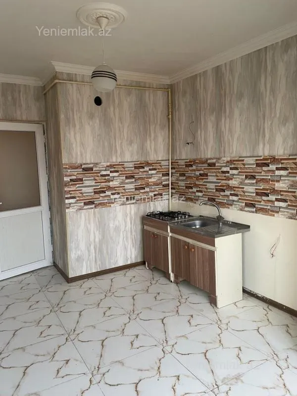 Satılır 2 otaqlı köhnə tikili 55 m²