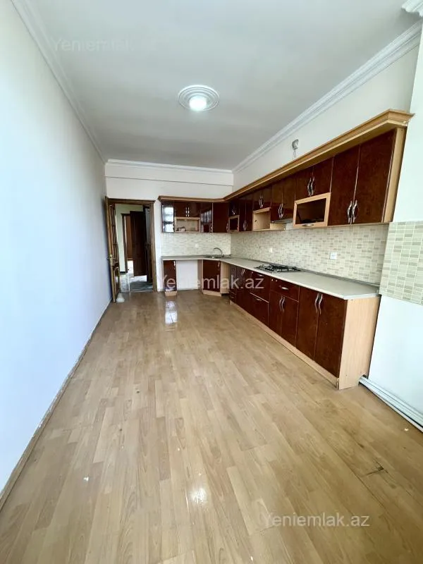 Satılır 3 otaqlı yeni tikili 130 m²