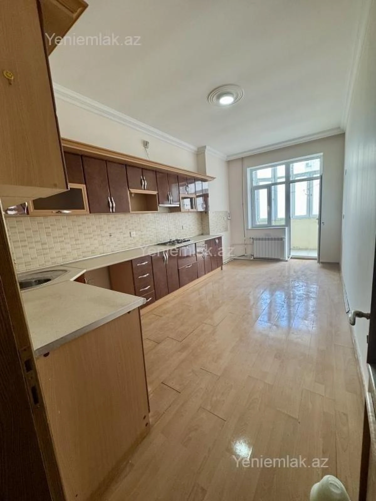 Satılır 3 otaqlı yeni tikili 130 m²