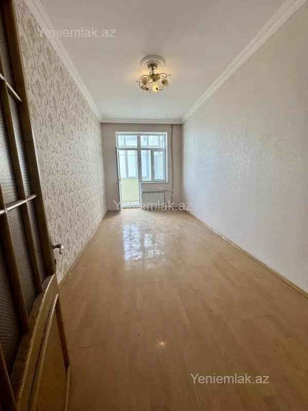 Satılır 3 otaqlı yeni tikili 130 m²
