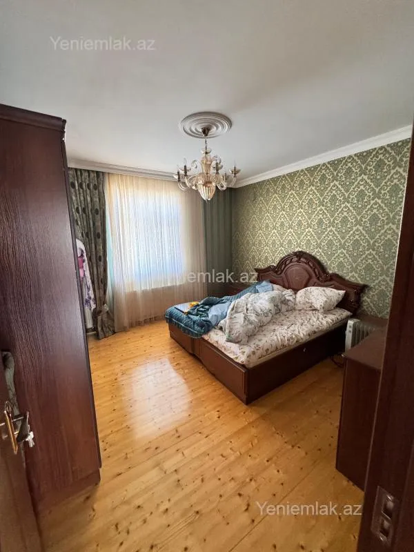 Satılır 6 otaqlı həyət evi 220 m²