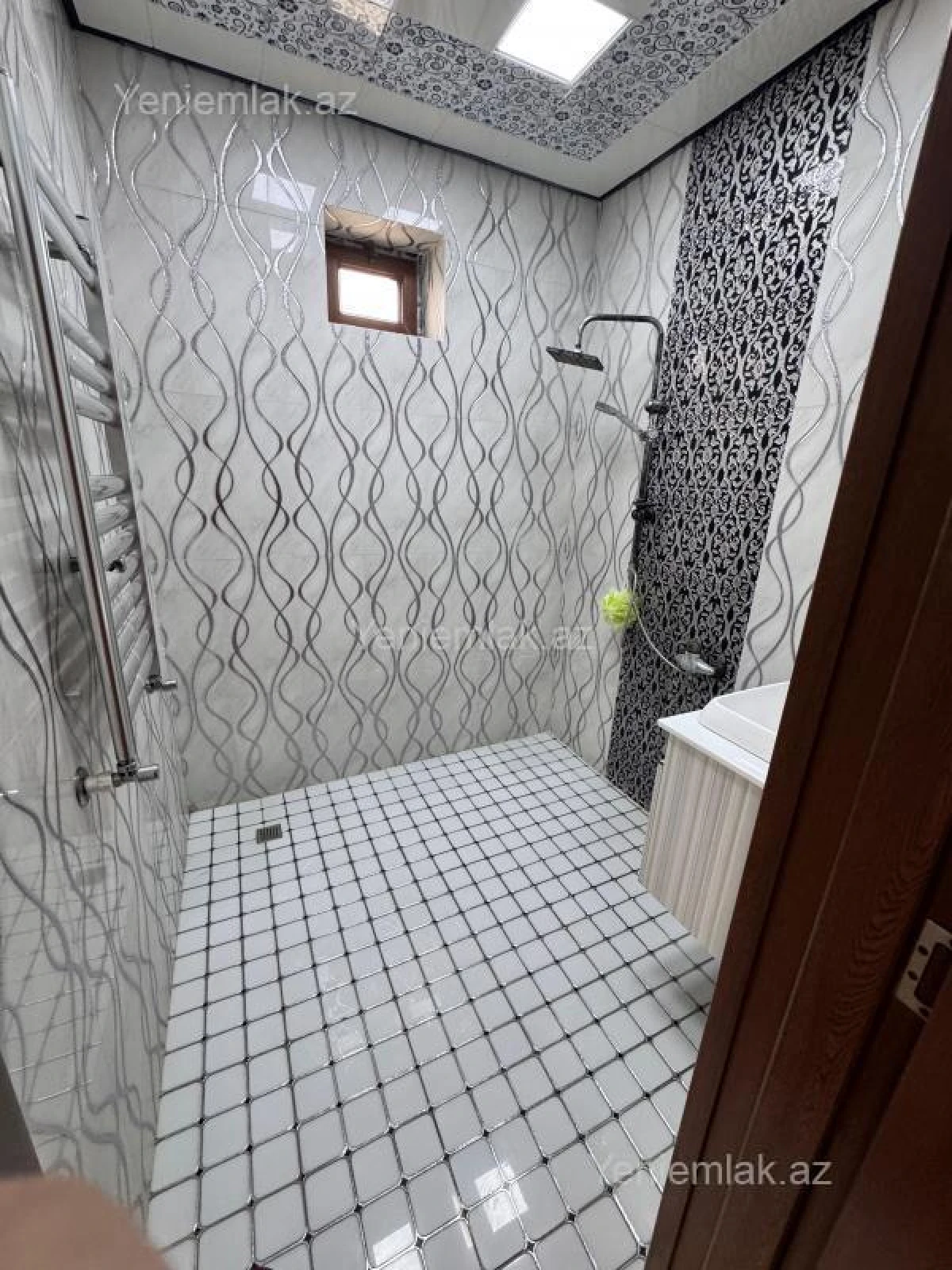 Satılır 6 otaqlı həyət evi 220 m²