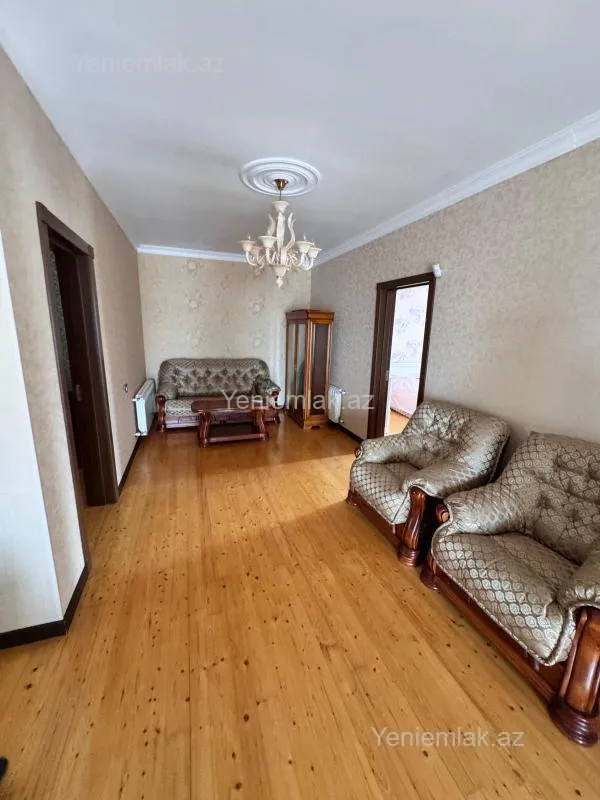 Satılır 6 otaqlı həyət evi 220 m²