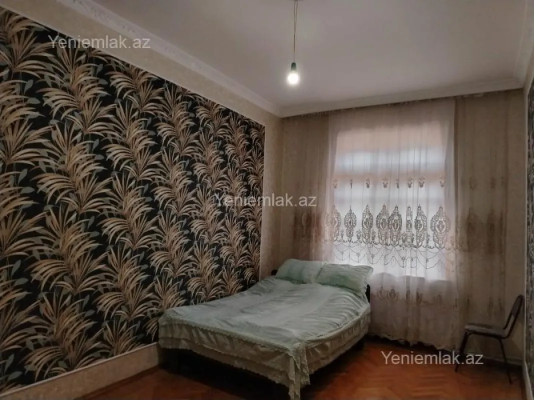 Satılır 3 otaqlı köhnə tikili 85 m²
