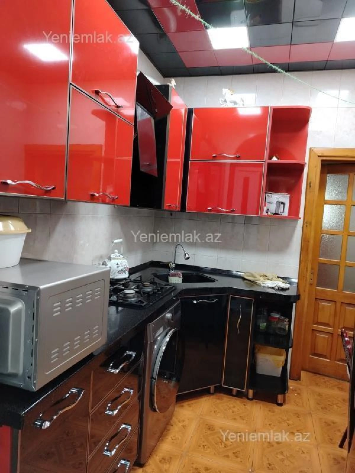 Satılır 3 otaqlı köhnə tikili 85 m²