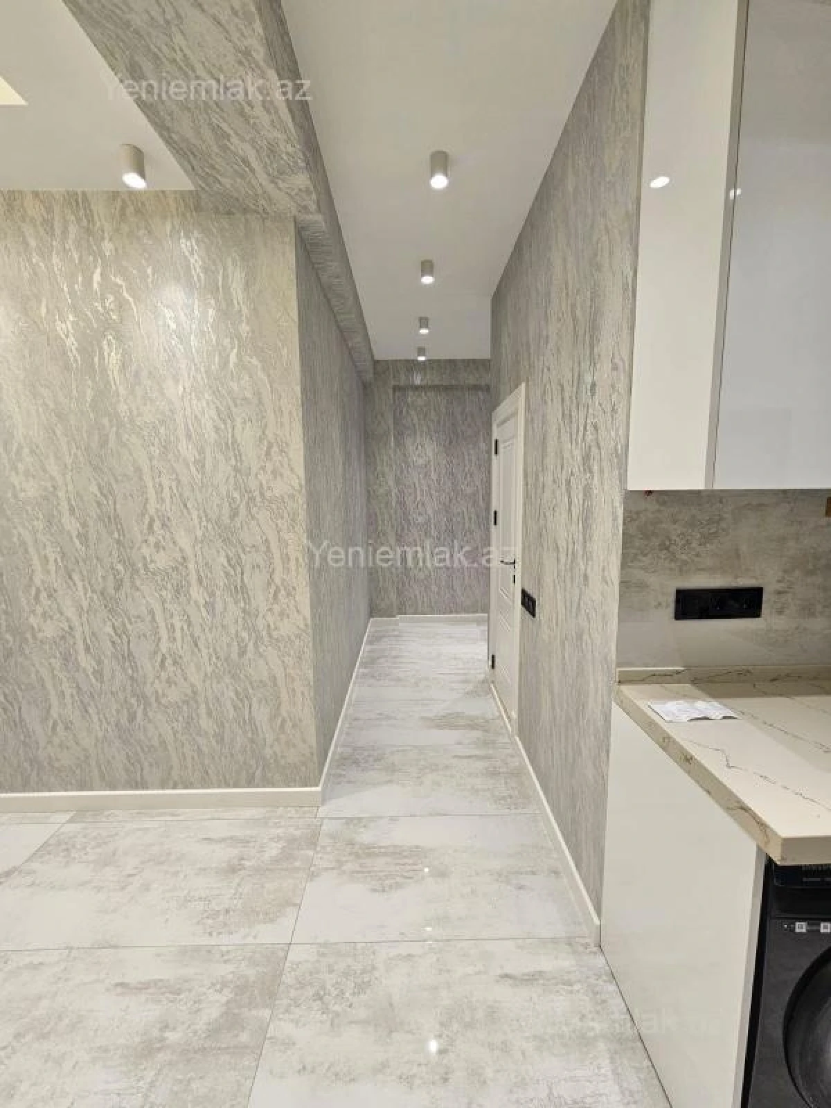 Satılır 2 otaqlı yeni tikili 98 m²