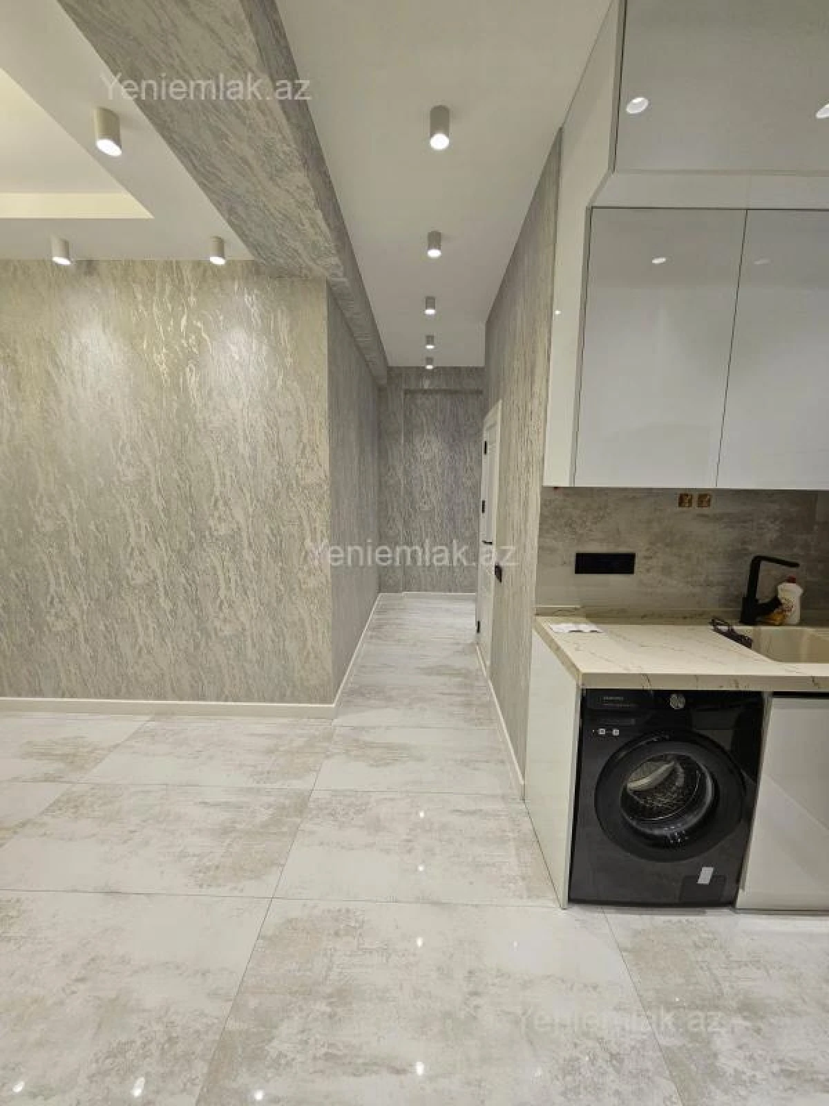 Satılır 2 otaqlı yeni tikili 98 m²