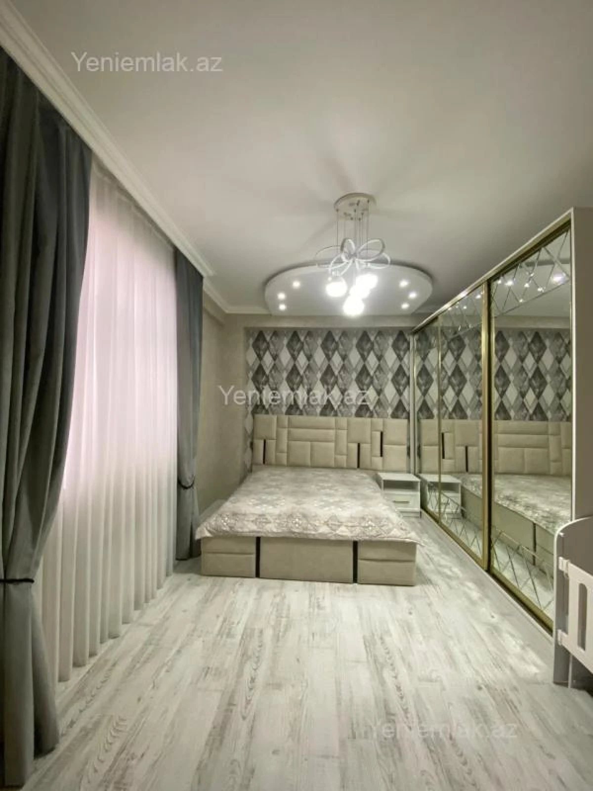 Satılır 2 otaqlı köhnə tikili 74 m²