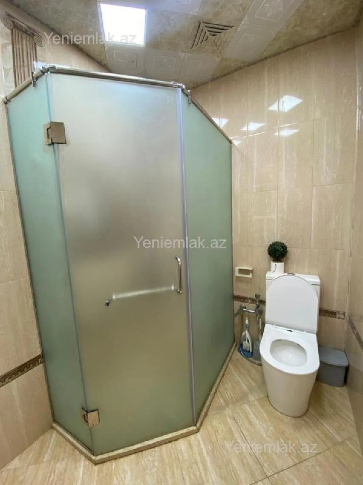 Satılır 2 otaqlı köhnə tikili 74 m²