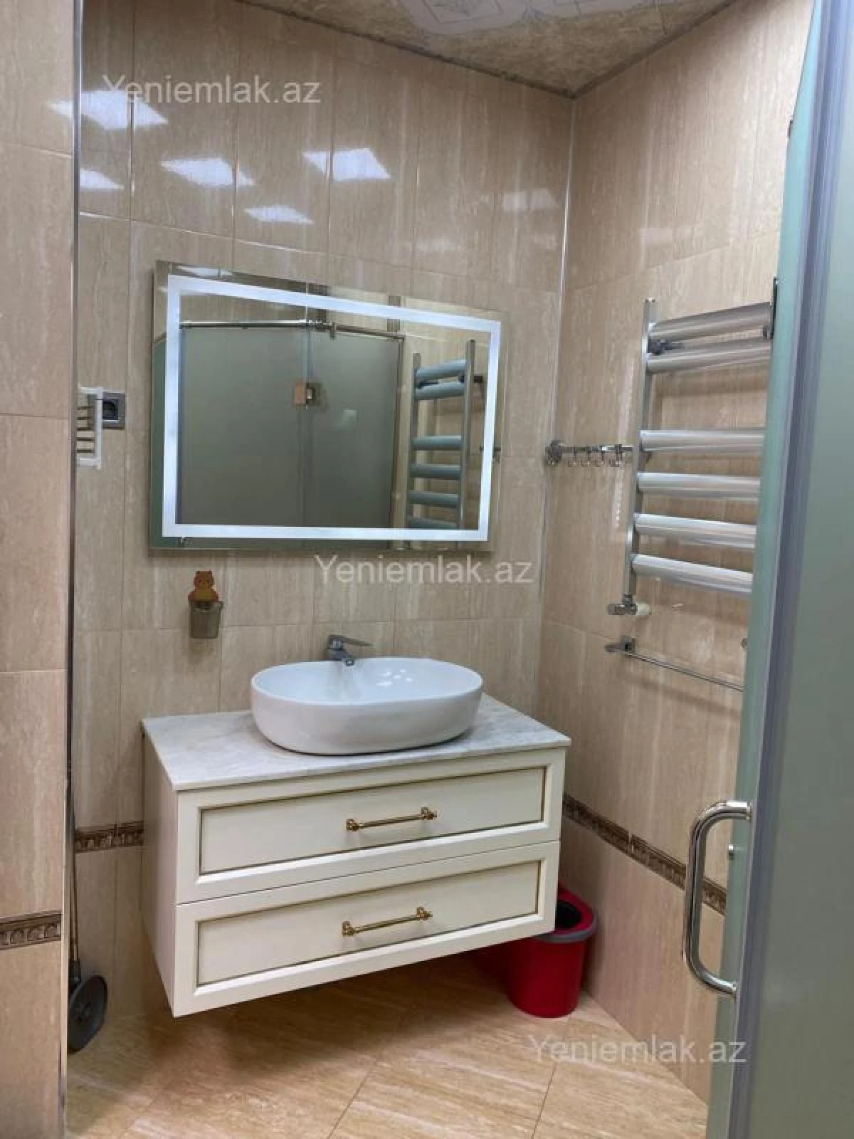 Satılır 2 otaqlı köhnə tikili 74 m²