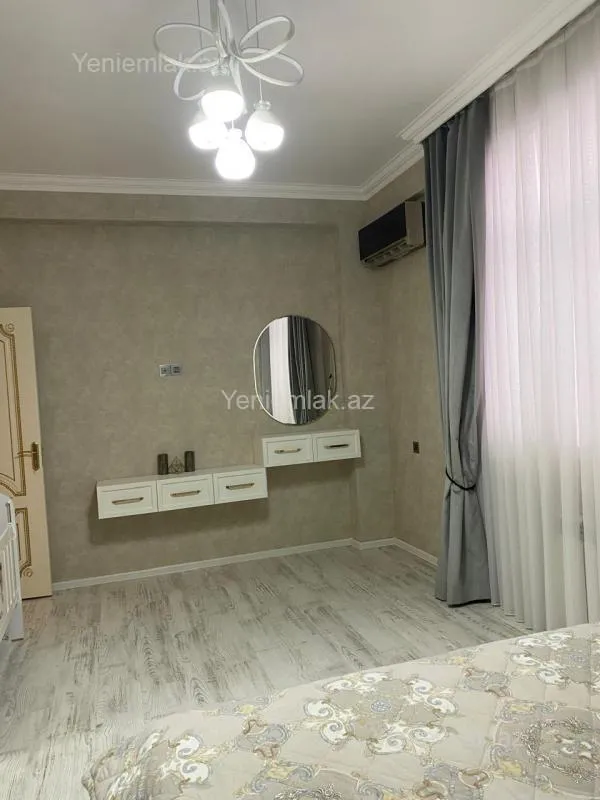 Satılır 2 otaqlı köhnə tikili 74 m²